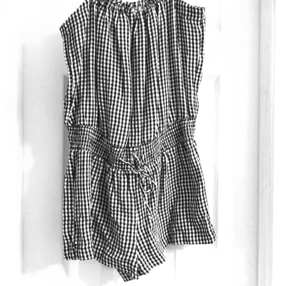 Black and white jumper great for tailgate - Picture 2 of 5